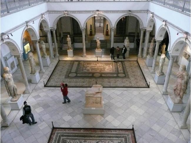 IS claims responsibility for attack on Tunisia museum