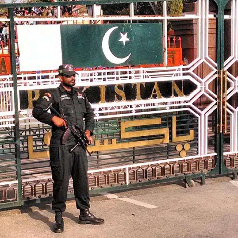 Pakistan: Unidentified men hurl grenade at Rangers check post in Karachi
