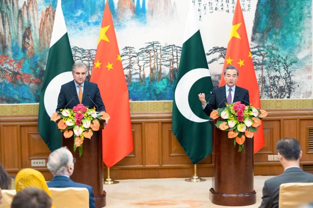 Chinese and Pakistan Foreign Ministers attend press conference