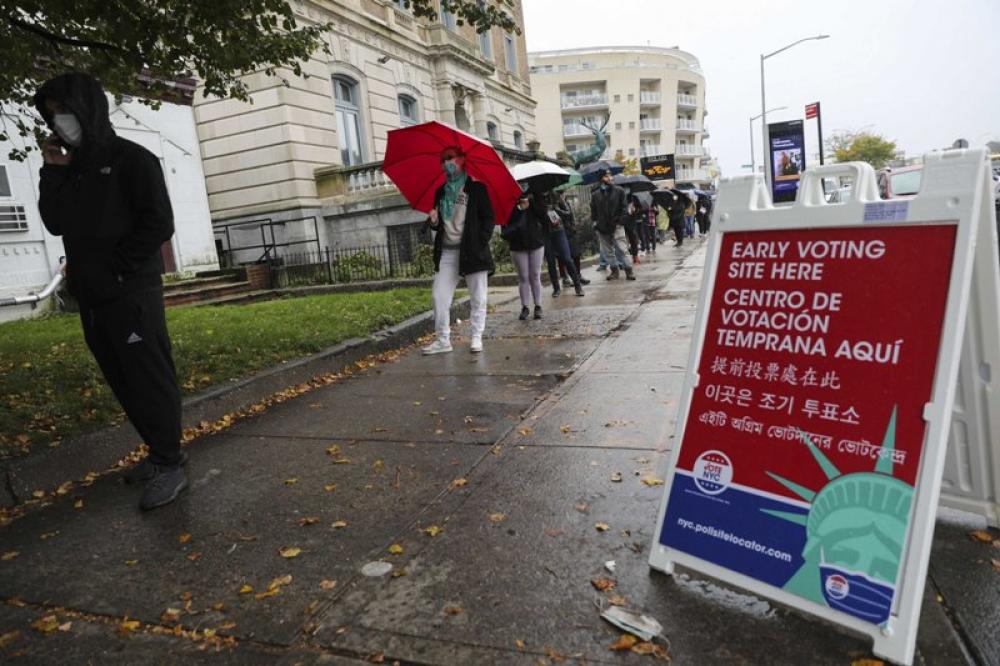 Americans queue up to vote in New York