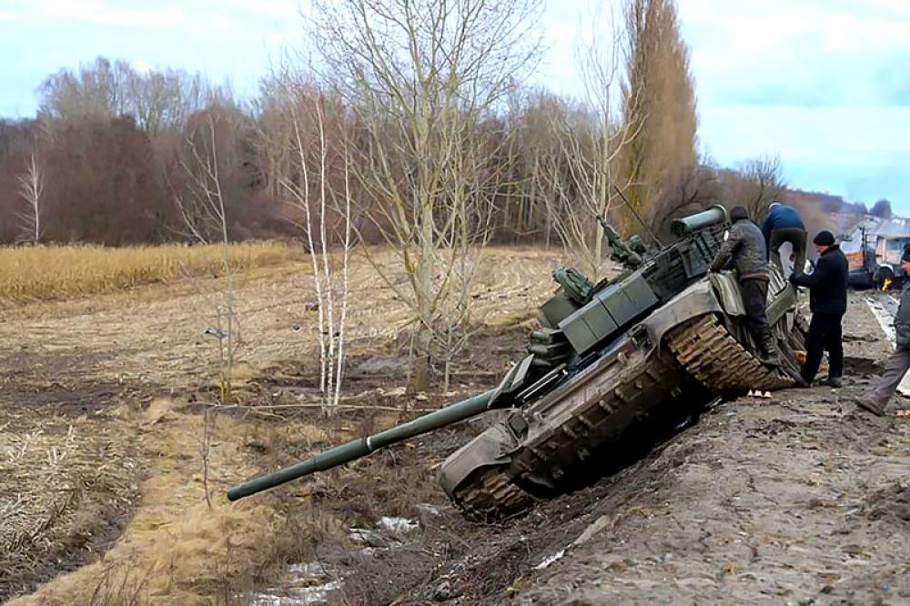 Wreckage army tanks seen at Chernihiv 