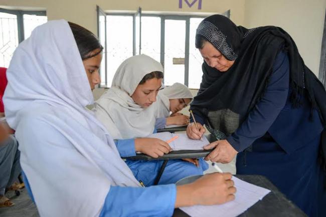 Afghan refugee teacher honoured with UN award for efforts to educate girls