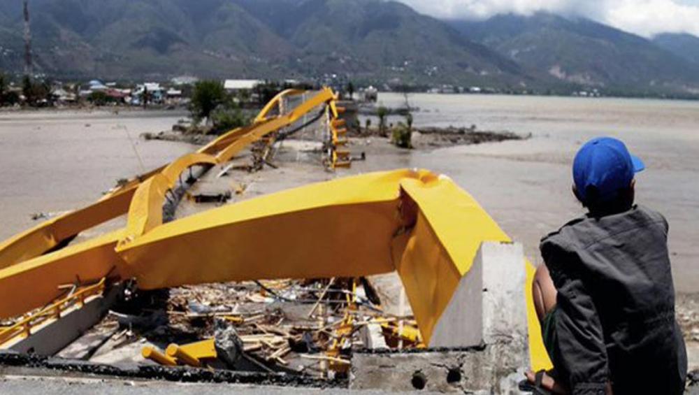 Indonesia tsunami: Many still missing as death toll rises
