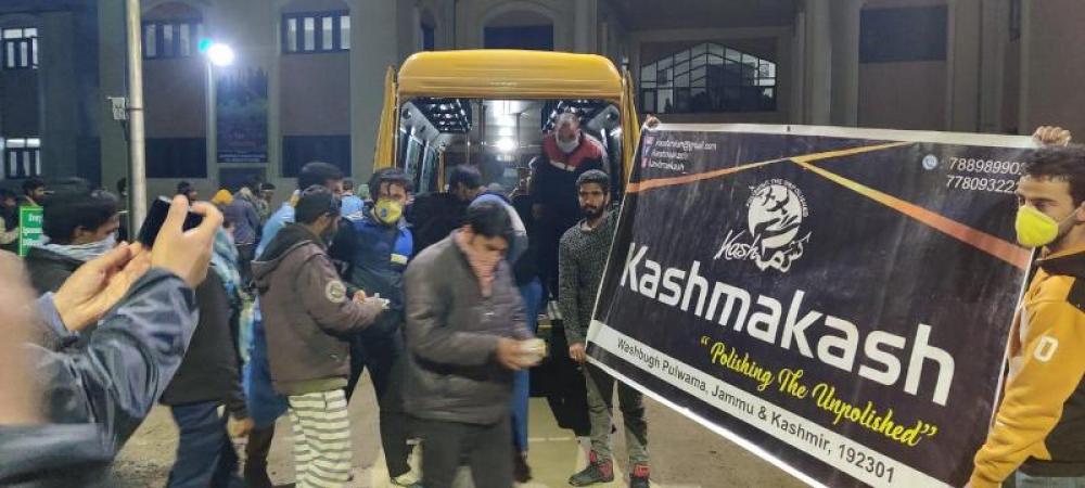 India's Kashmir region fights COVID-19: Young social activists help poor in Pulwama