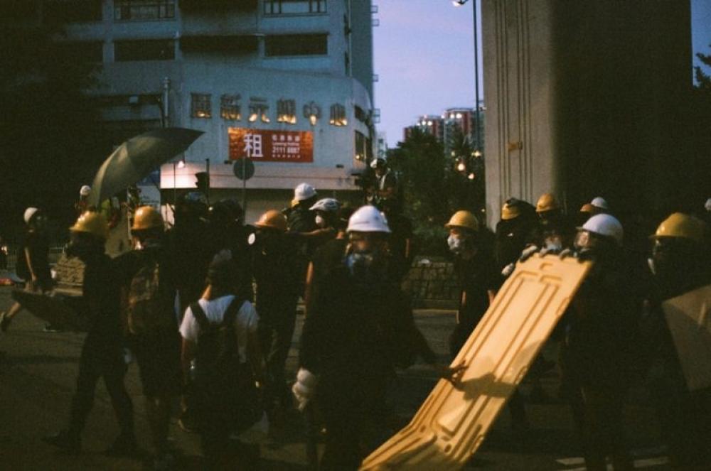 Amid COVID-19 scare, Chinese police clash with protesters in Hong Kong