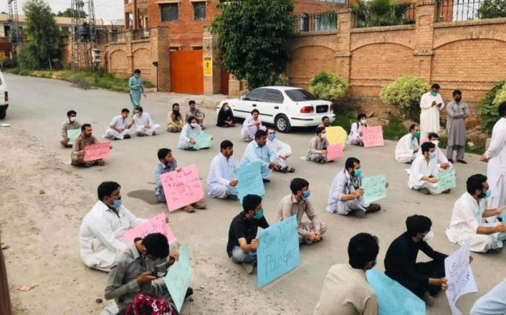 Police brutality: People stage protest in Peshawar