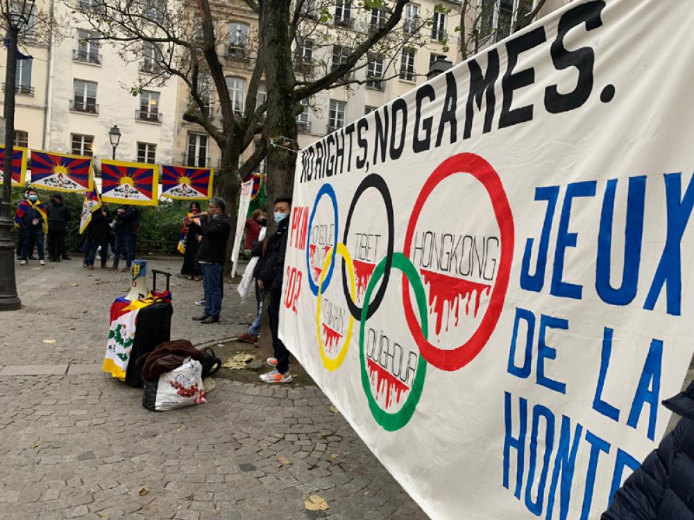 Paris: Tibetan community associations demonstrate against 2022 Winter Olympics 