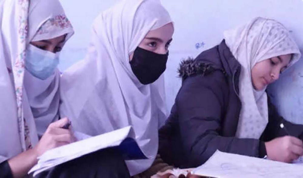 Afghanistan: Girls urge Taliban to re-open schools for classes 7-12