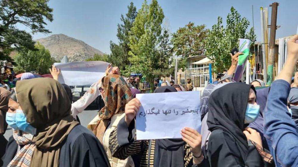 Afghanistan: Women demonstrate in Mazar-e-sharif, demand their representation in Taliban govt