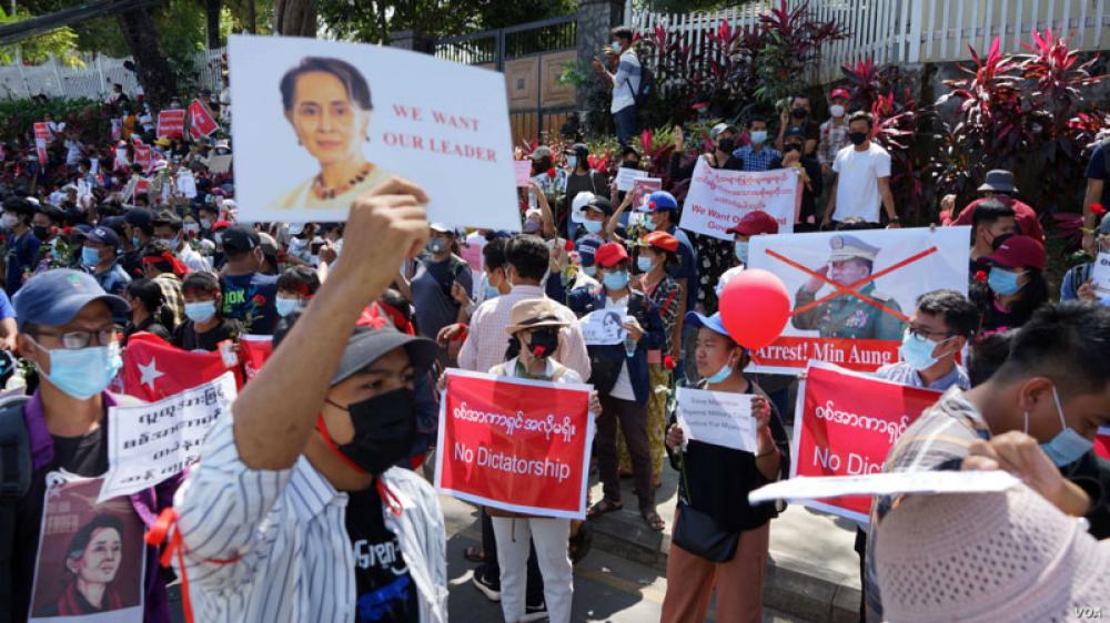Myanmar court sentences Aung Suu Kyi over walkie taikies