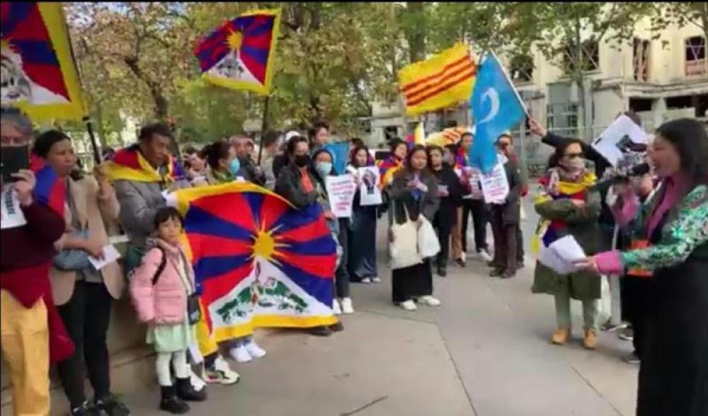 Protest held against Chinese atrocities in Paris