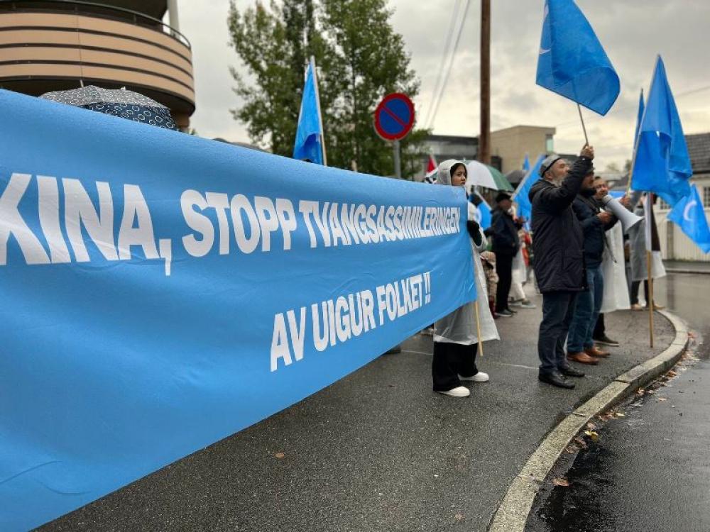 Protest in the street leading to Embassy of China, Oslo