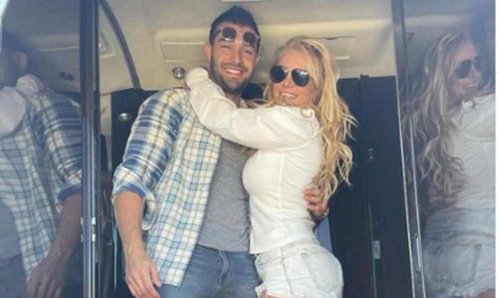  Britney Spears marries fiance Sam Asghari in intimate ceremony in Los Angeles 