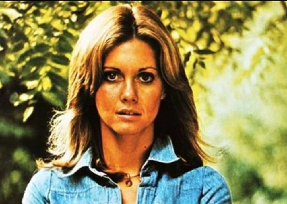 Singer and Grease star Olivia Newton-John dies at 73 Singer and Grease star Olivia Newton-John dies at 73