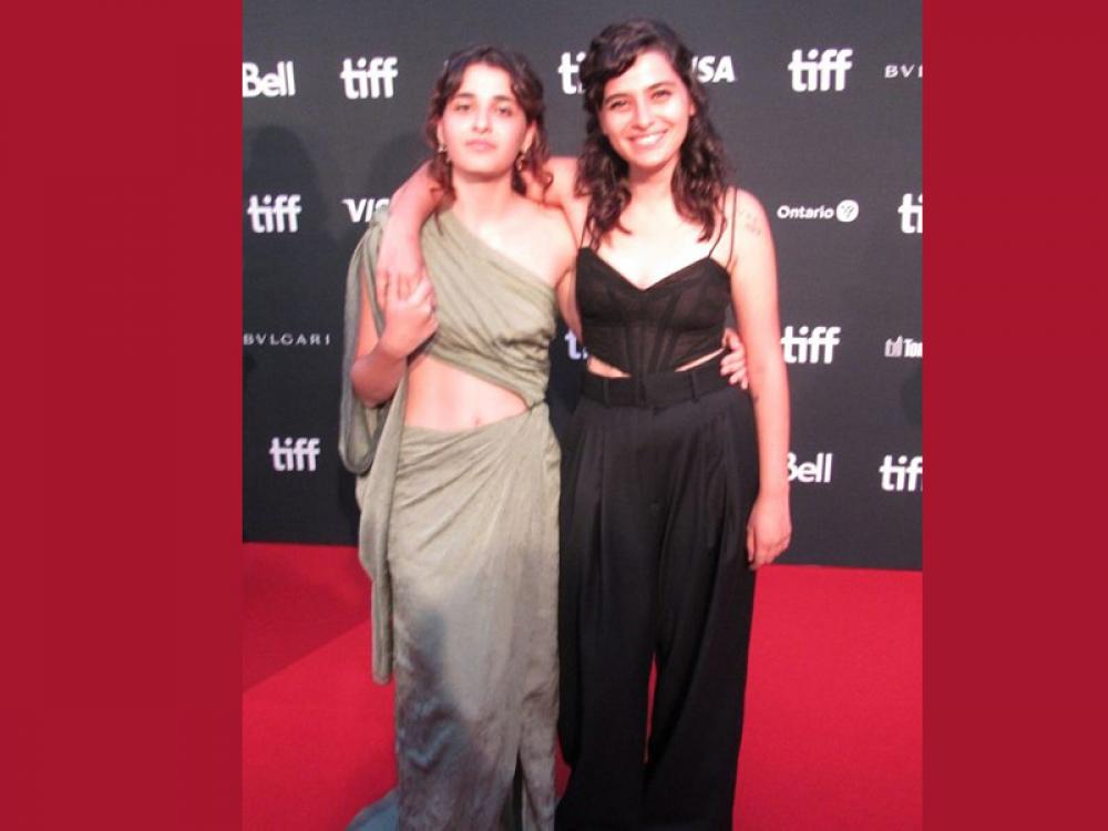 Yusra Mardini and Sara Mardini on the Red Carpet. Image: Jag Bajaj