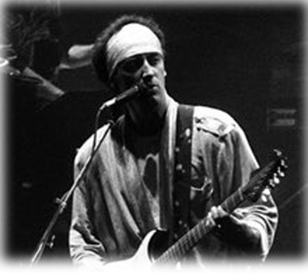 Jack Sonni: Former Dire Straits guitarist dies at 68