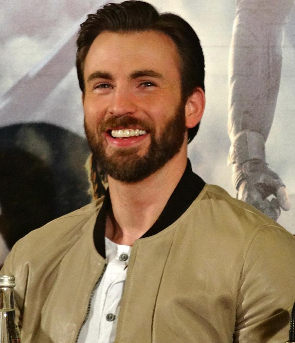 Captain America star Chris Evans marries Alba Baptista in a private ceremony