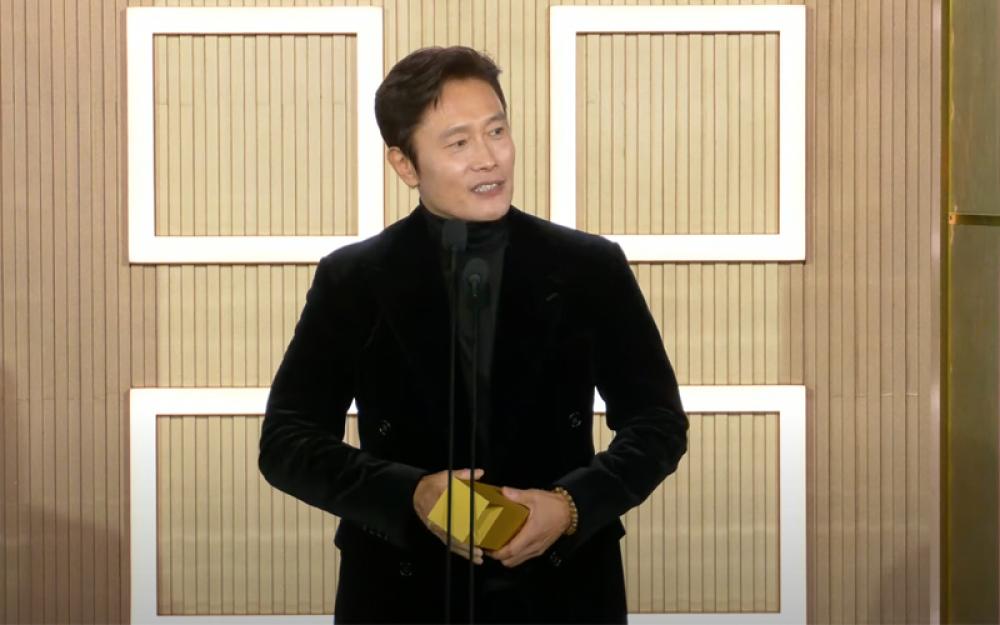 Park Chan-wook receiving the award. Photo: TIFF YouTube